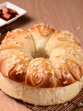 Crownbread 2